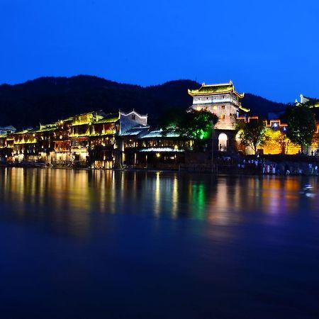 凤凰花时间江景民宿 外观 照片
